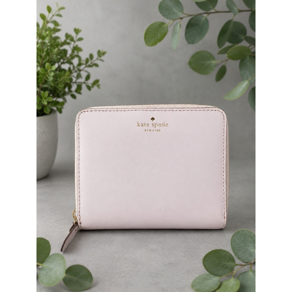 W243 Kate Spade small zip wallet